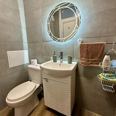 Apartament 10 Minutes From Airport